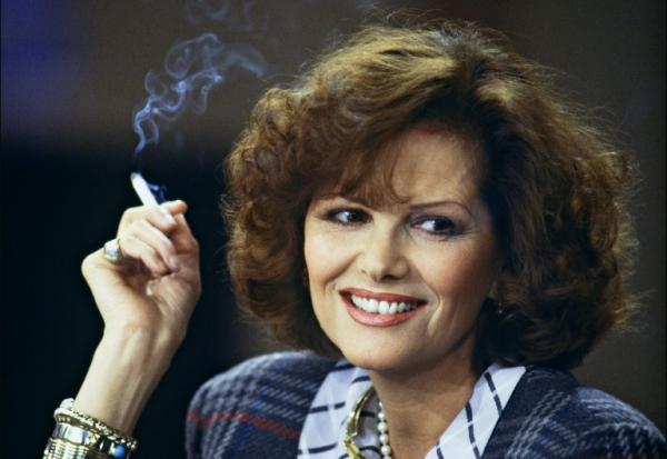 Photo prise le 17 mars 1987 à Paris de l'actrice italienne Claudia Cardinale, lors de la présentation du film « La Storia » du réalisateur italien Luigi Comencini