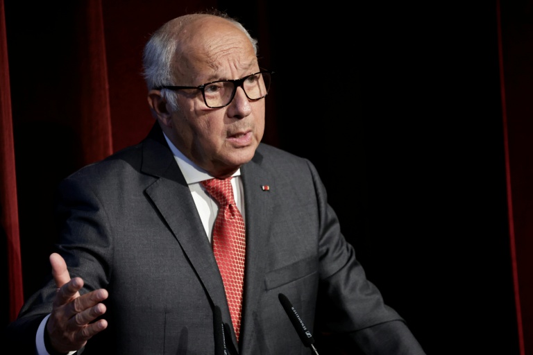Laurent Fabius, président de la COP 21, s'exprime lors d'une conférence internationale sur le climat dans le cadre de la présidence française du G7, le 4 mai 2026 à Paris