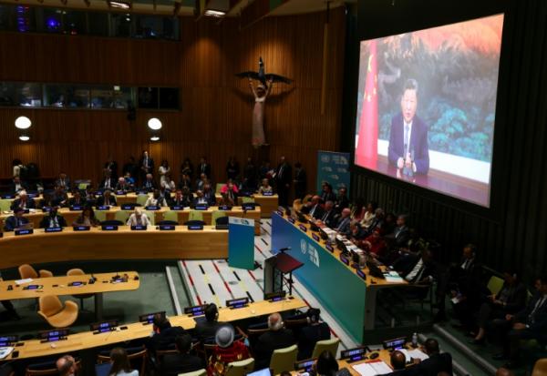 Le président chinois Xi Jinping s'exprime par visoconférence lors d'un sommet au siège des Nations Unies, à New York, aux Etats-Unis, le 14 septembre 2025
