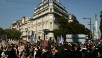Des manifestants sont rassemblés dans le cadre du mouvement des lycéens, le 6 octobre 2026 à Bordeaux (Gironde)