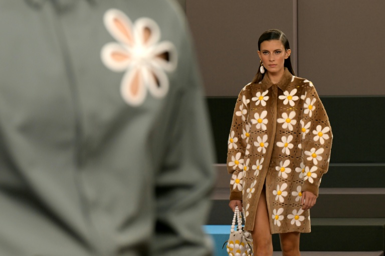 Défilé de la collection Fendi prêt-à-porter femme printemps/été 2026, à la Fashion Week de Milan, le 24 septembre 2025