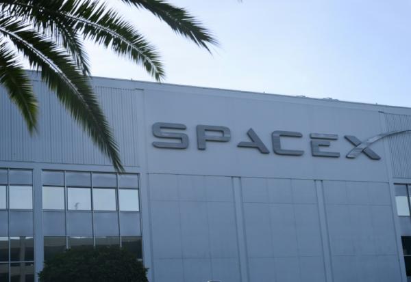 L'entrée de SpaceX à Wall Street, la plus grosse introduction en Bourse de l'histoire, repose entièrement sur Elon Musk, qui cumulera plusieurs fonctions