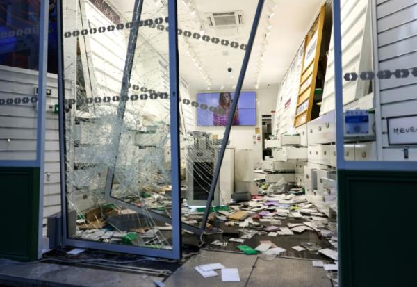 Un commerce pillé et vandalisé à Lille, au lendemain d'une manifestation contre la vie chère, le 18 octobre 2026