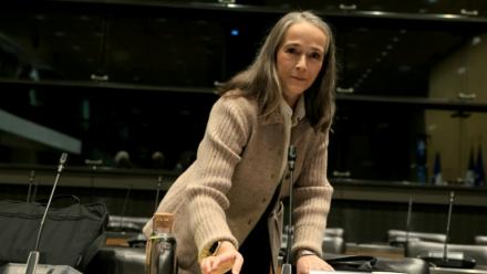 La présidente de France Télévisions, Delphine Ernotte Cunci, arrive pour son audition devant la commission d'enquête sur l'audiovisuel public à l'Assemblée nationale, le 10 décembre 2025 à Paris