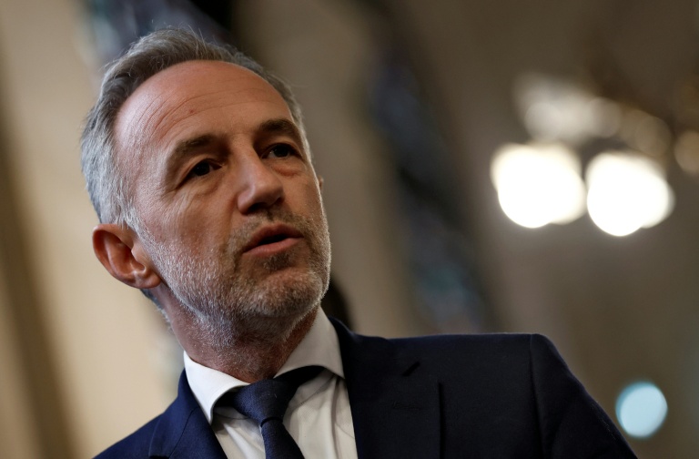 Emmanuel Grégoire, lors d'une réunion sur la protection des enfants dans les écoles, organisée à la mairie de Paris 18 mai 2026
