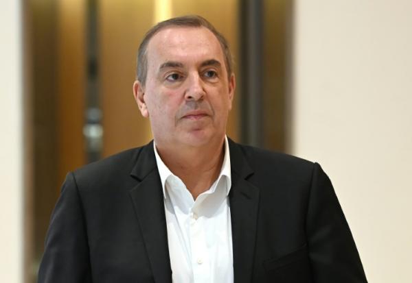 L'animateur Jean-Marc Morandini arrive au tribunal de Paris, le 24 octobre 2022
