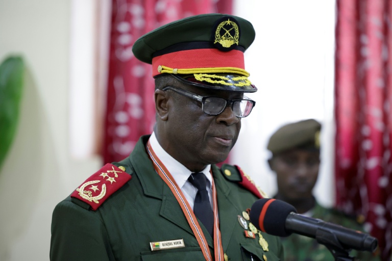 Le général Horta N'Tam prête serment comme chef de la transition et commandant du haut commandement à Bissau, le 27 novembre 2025 en Guinée-Bissau