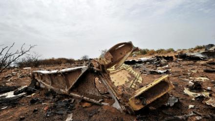 Des débris de l'avion d'Air Algérie, le 26 juillet 2014, dans la région de Gossi, au Mali