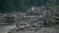 Des maisons endommagées et couvertes de boue au lendemain de crues soudaines à Trishuli, dans le district de Nuwakot, le 6 septembre 2026 au Népal