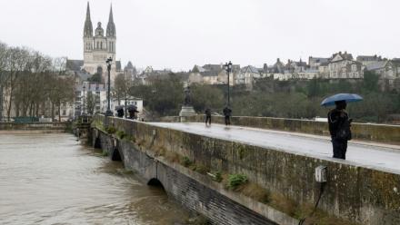 Le Pont de Verdun, à Angers, au-dessus de la Maine, le 18 février 2026