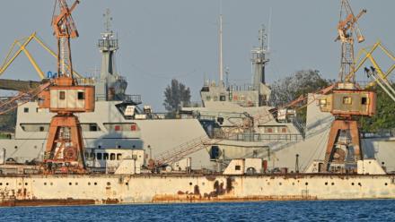 Des bateaux des garde-côtes cubains dans le port de la Havane, à Cuba, le 25 février 2025