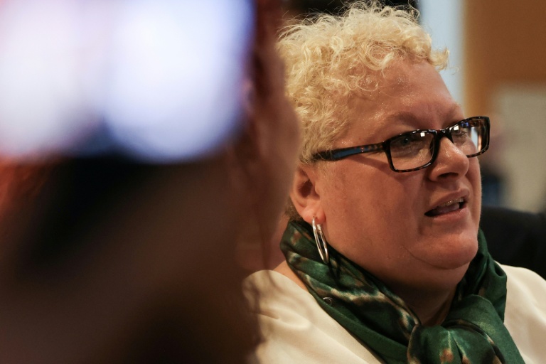 La médium, Delphine J., connue sous le pseudo d'Amandine Roy, le 27 octobre 2025 au tribunal de Paris