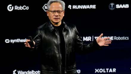 Le patron de Nvidia, Jensen Huang, s'exprime lors d'un événement à Berlin sur l'intelligence artificielle, le 21 Octobre 2026