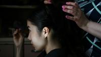La danseuse de ballet japonaise, Harouka Takemi, 20 ans, dans les coulisses de l'opéra de Nijni-Novgorod, le 17 mai 2026