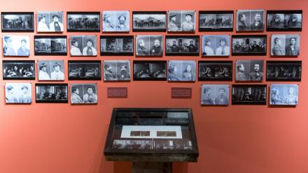 Des plaques photographiques anthropométrique de personnes identifiées comme membres de la communauté des gens du voyage exposées au musée du camp de Rivesaltes, le 27 juillet 2024 dans les Pyrénées-Orientales