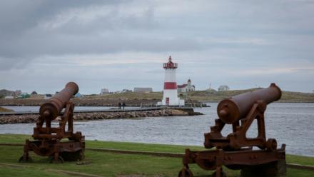 Vue du phare de la Pointe aux Canons, sur l'île française de Saint-Pierre, chef-lieu de l'archipel de Saint-Pierre-et-Miquelon, le 18 septembre 2026  