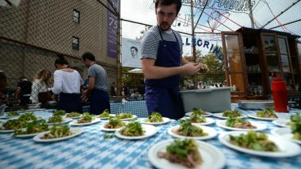 Le chef français Bertrand Grébaut lors du Fooding food festival à New York, le 22 septembre 2012 