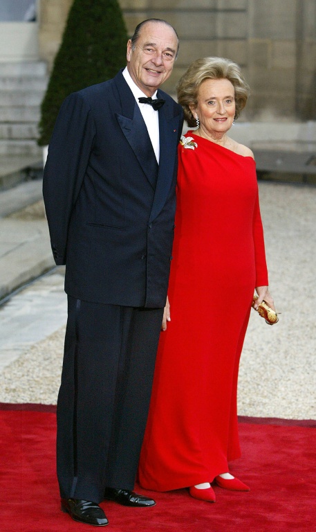 Le président Jacques Chirac et son épouse Bernadette, le 5 avril 2004 à L'Elysée, à Paris  