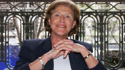 Monique Pelletier, qui fut ministre déléguée à la Condition féminine sous la présidence de Valéry Giscard d'Estaing, dans son bureau au lendemain de son entrée  au Conseil Constitutionnel, le 23 mars 2020 à Paris