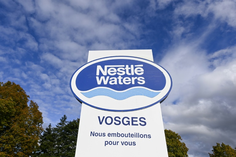 Le procès de Nestlé Waters pour des décharges sauvages de déchets polluants dans les Vosges, a été reporté au mois de novembre 2025