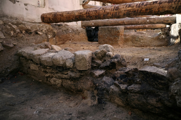 Un mur de Lutèce datant de l'époque gallo-romaine, découvert sous l'Hôtel-Dieu, sur l'île de la Cité, dans le centre de Paris, le 23 septembre 2026