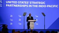 Le secrétaire américain à la Défense Lloyd Austin s'exprime lors du Dialogue Shangri-La, le 1er juin 2024 à Singapour