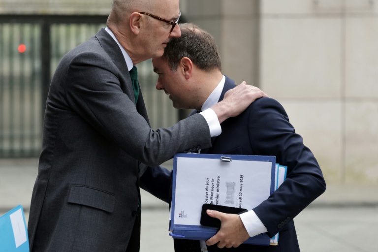 Le Premier ministre Sébastien Lecornu est accueilli par le ministre de l'Economie Roland Lescure à Bercy, le 27 mars 2026 à Paris