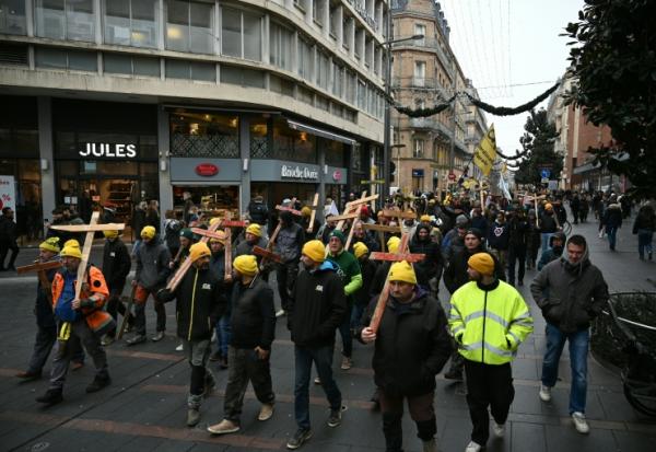 Manifestation à l'appel de l'intersyndicale agricole de Haute-Garonne pour protester contre la gestion de la dermatose bovine par le gouvernement, le 3 janvier 2025 à Toulouse  