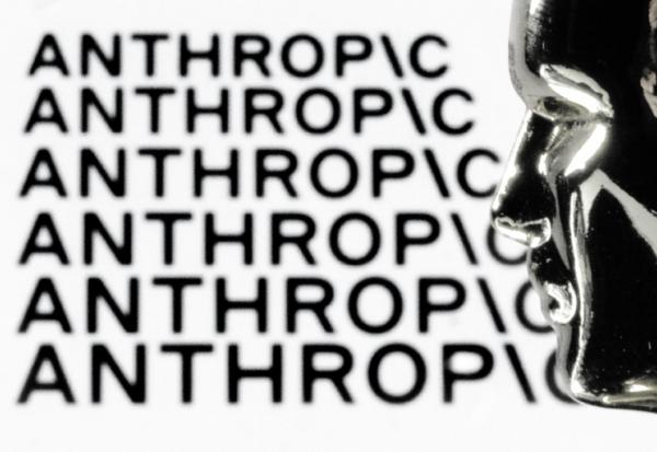 Des centaines d'employés de Google et OpenAI ont publié une lettre de soutien à Anthropic, menacé par le gouvernement américain s'il ne lève pas les restrictions à l'usage de son intelligence artificielle (IA) à des fins militaires et de sécurité