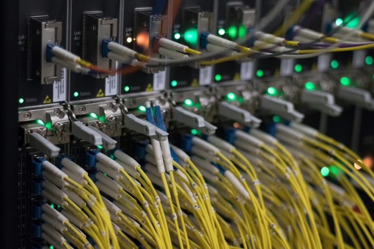 Plusieurs dizaines de millions de données et plus de 1.500 sociétés ou entités (dont, également, l'enseigne de bricolage Leroy Merlin, diverses fédérations sportives ou des sites médicaux...) auraient été dans le viseur des hackers