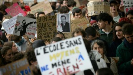 Des milliers de lycéens et d'étudiants défilent à Nantes, le 9 octobre 2026