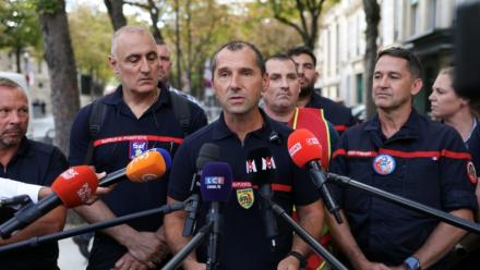 Xavier Boy, du syndicat FA SPP-PATS et porte-parole de l’intersyndicale de pompiers professionnels, devant la presse à Paris le 8 septembre 2026