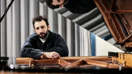Julien Cohen le 17 novembre 2025, à Paris
