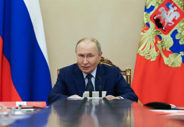 Le président russe Vladimir Poutine lors d'une réunion télévisée avec des membres de son Conseil de sécurité, le 22  septembre 2025 au Kremlin