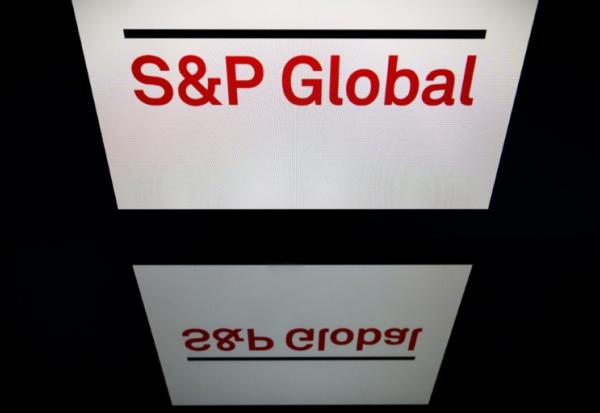 L'agence de notation S&P devrait choisir vendredi soit de maintenir la note et la perspective de la France, soit d'abaisser la perspective à négative