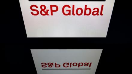 L'agence de notation S&P devrait choisir vendredi soit de maintenir la note et la perspective de la France, soit d'abaisser la perspective à négative