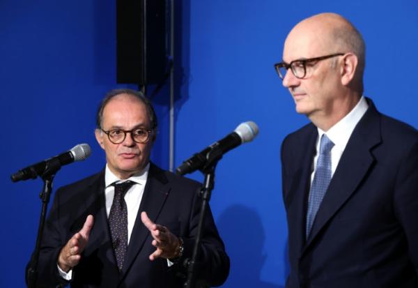 Le gouverneur de la Banque de France Emmanuel Moulin et le ministre de l'Economie Roland Lescure, lors d'une conférence de presse à Paris, le 15 septembre 2026