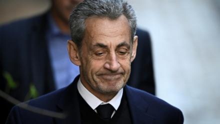 L'ex-président Nicolas Sarkozy quitte sa résidence pour aller à la prison de la Santé, à Paris le 21 octobre 2025