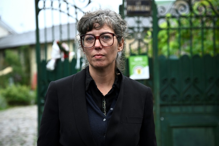 La fille de Claudia Cardinale, Claudia Squitieri, devant la maison de sa mère à Nemours le 24 septembre 2025