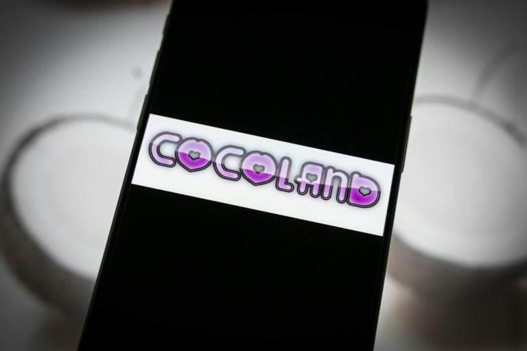 Le logo de la plateforme Cocoland sur l'écran d'un smartphone à Paris, le 28 avril 2026