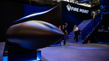 Le stand de l'ukrainien Fire Point au salon mondial de défense Eurosatory à Villepinte, au nord de Paris, le 15 juin 2026  