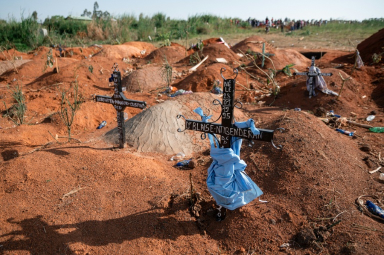Le cimetière de Nyamurongo, un des sites d’inhumation pour les personnes décédées d'Ebola, à Bunia, le 13 juin 2026 en RDC