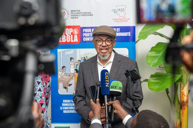 Le chef de l'OMS, Tedros Adhanom Ghebreyesus, s'adresse aux journalistes après son arrivée à Kinshasa le 28 mai 2026 en RDC