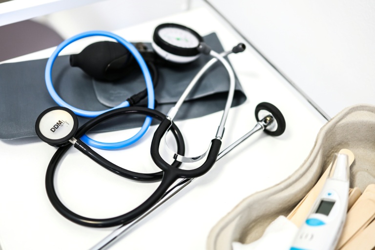 Pour la première fois, un cas d'Ebola a été diagnostiqué en France, chez un médecin revenant de République démocratique du Congo, actuellement frappée par une importante épidémie, mais le patient était déjà isolé depuis son retour et les autorités sanitaires se veulent rassurantes