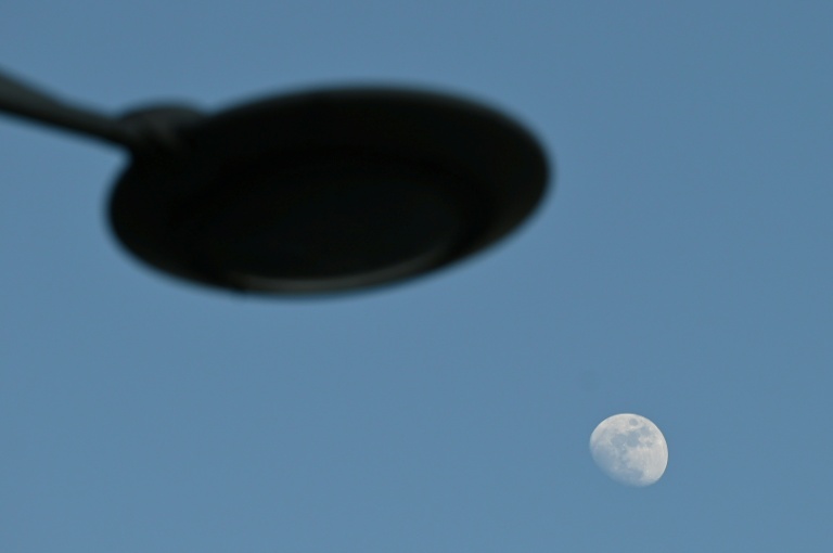 Faut-il rallumer les réverbères ?