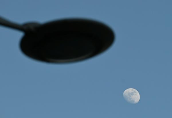 Faut-il rallumer les réverbères ?