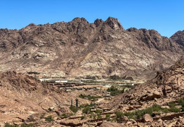 Des hôtels en construction le 6 juillet 2025 à Sainte-Catherine, près du sommet du mont Sinaï, en Egypte