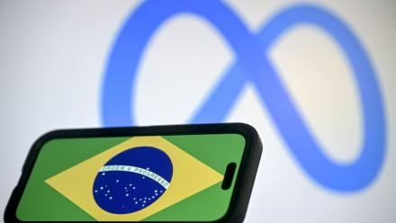 La justice électorale a donné 24 heures à Meta pour prouver que le géant de la tech réserve un traitement égalitaire sur ses réseaux aux campagnes du président sortant Luiz Inácio Lula da Silva et de son adversaire conservateur Flávio Bolsonaro