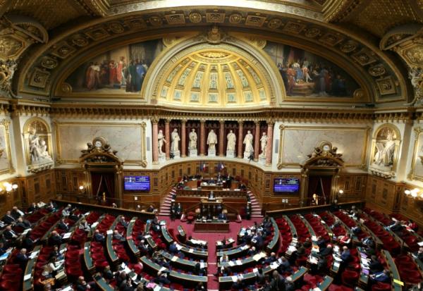Le gouvernement entame lundi au Sénat une course parlementaire pour élargir cette semaine le corps électoral des provinciales en Nouvelle-Calédonie