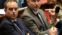 Le Premier ministre Sébastien Lecornu (g) et le ministre des Relations avec le Parlement, Laurent Panifous, lors d'une séance de questions au gouvernement à l'Assemblée nationale, le 3 février 2026 à Paris